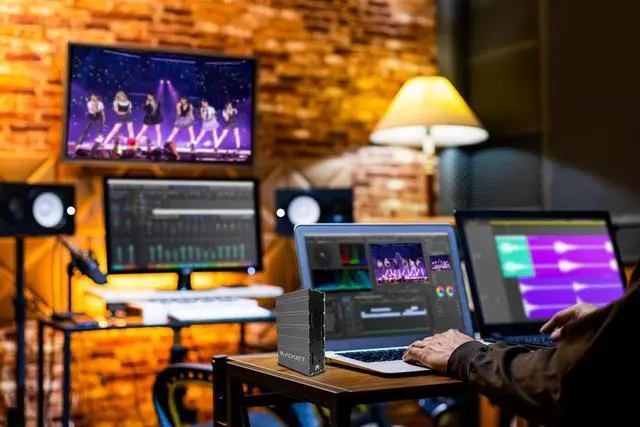 Alt view image 7 of 7 - RX-4 Raiden Thunderbolt 4 Docking Station Docking Station with 17 Ports, Thunderbolt 4, USB-C, USB-A, Ethernet, HDMI, DisplayPort, Audio, Card Readers, USB4, Space Gray