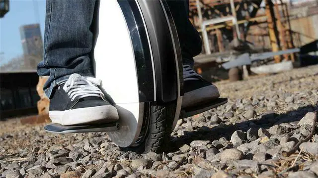Alt view image 5 of 5 - Ninebot One S2 - the newest unicycle with most value for your money(White)