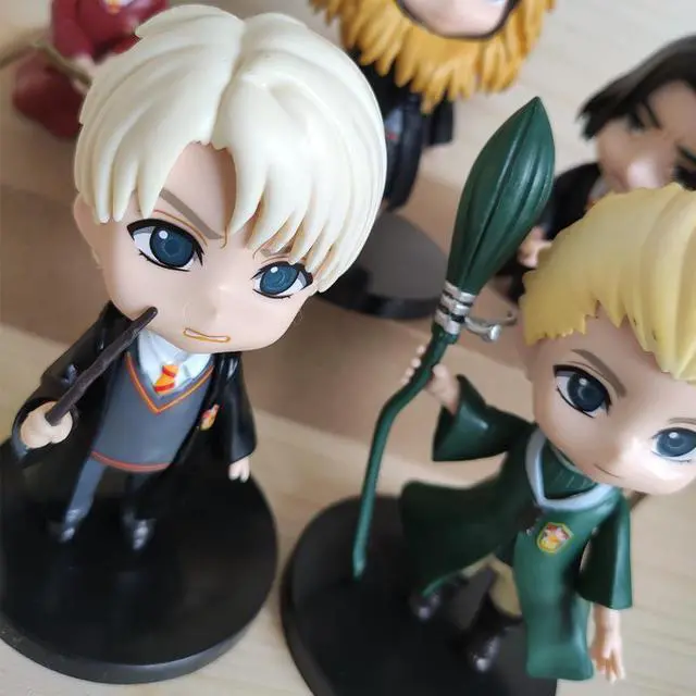 Alt view image 3 of 4 - Q version of the Wizarding World Harry Potter hand model figurine decoration