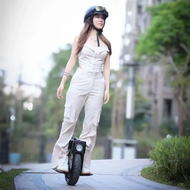 Alt view image 4 of 7 - Begode A1 14inch Electric Unicycle With 800W Motor 42V 180Wh 9.3Mph 8.7Miles Black