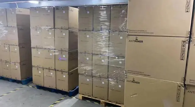 Alt view image 5 of 7 - Bitmain Antminer S19j Pro 104T BTC Miner