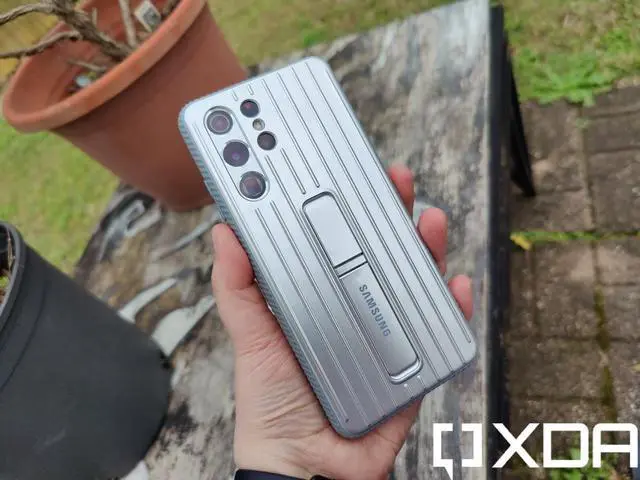 Alt view image 2 of 2 - Samsung Protective Standing Cover EF-RG998 - Back cover for cell phone - silver - for Galaxy S21 Ultra 5G EF-RG998CJEGUS