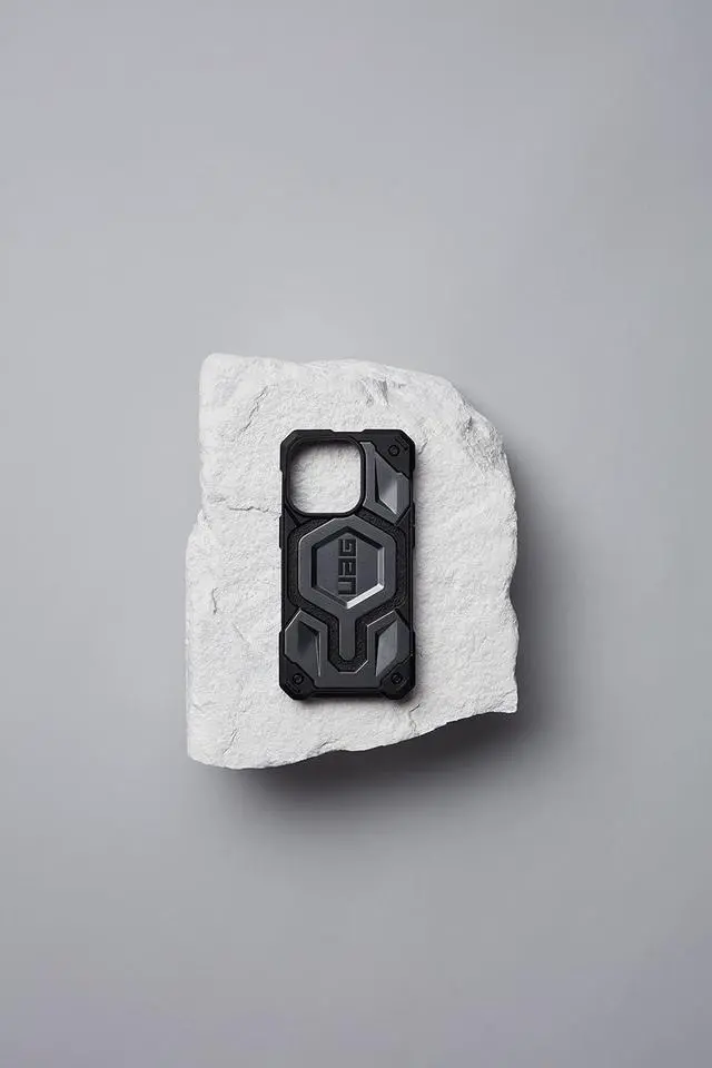 Alt view image 5 of 5 - UAG Monarch Pro Kevlar with MagSafe Case - iPhone 14 Plus
