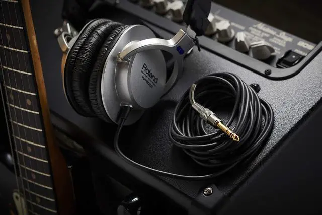 Alt view image 3 of 5 - Roland Studio Quality Monitoring Headphones (RH-200S),Silver