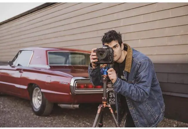 Alt view image 2 of 5 - 3 Legged Thing Leo 2.0 Carbon Fibre Tripod System & AirHed Pro Lever - Earth Bronze/Ocean Blue (LEOKIT2)