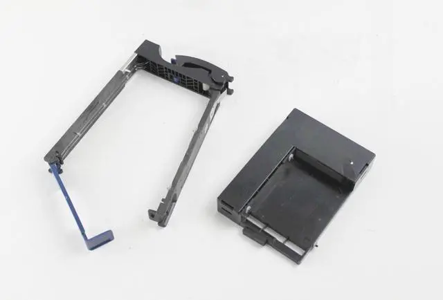 Main image of EMC² VNX3300 5100 Server Foxconn 3.5" Hard Drive Caddy W/ 2.5" HDD Adapter Tray 040-001-999 005049205 040-002-001