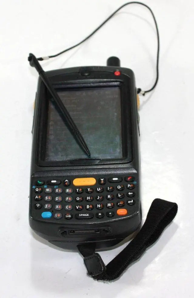 Alt view image 3 of 5 - Symbol Motorola MC75 MC7598-PYGSKQWA9WR Wireless Barcode Scanner - Bell Mobility