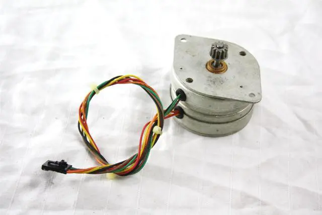 Alt view image 3 of 3 - HP DesignJet 2000CP 2500CP Printer AIRPAX S60L048S15 Service Station Carriage Stepper Motor C4704-60035