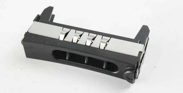 Main image of Dell PowerEdge 1850 1900 1950 2650 2800 2850 2900 2950 2970 R900 PowerVault Server 3.5" Hard Drive Blank Filler G7609