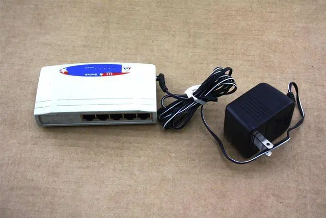 Alt view image 3 of 3 - Amer.com SD5 A3 5-Port Access Point W/ AC Adapter