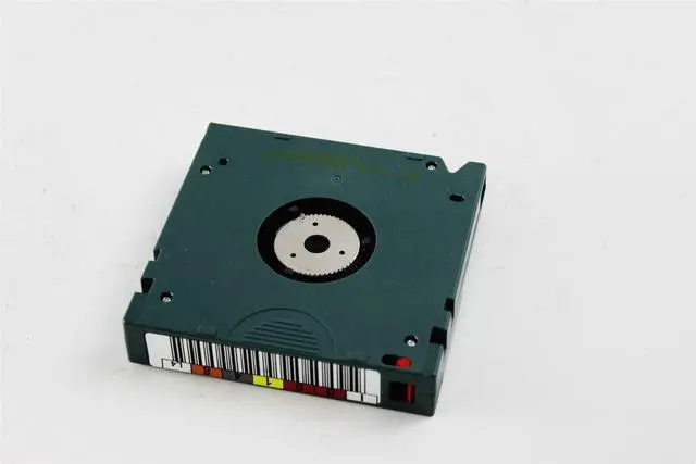 Alt view image 2 of 3 - Quantum LTO Ultrium 4 800/1600GB Data Cartridge