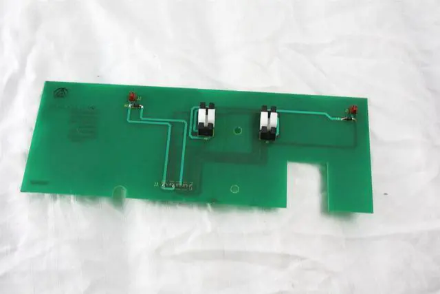 Alt view image 2 of 3 - Candela Laser Corp TCQC/94VO 3893 Position Sense PCB Board 7111-10-1450