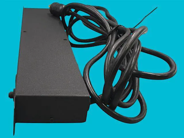 Alt view image 5 of 7 - Geist SPN064-15TL Server 6-Outlet Rackmount Surge Protector Power Strip