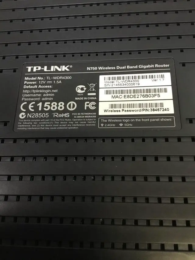 Alt view image 6 of 6 - TP-Link TL-WDR4300 N750 Wireless Dual Band Gigabit Router 12V, w/Adapter