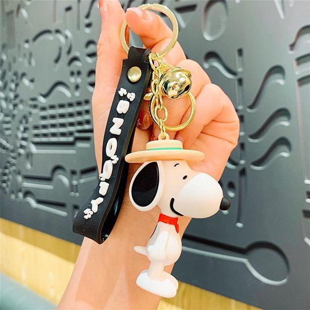 Creative cartoon Snoopy keychain trend Charlie doll car keychain