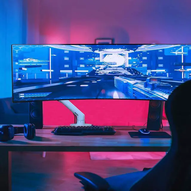 Alt view image 6 of 7 - Ergotron  HX Single Ultrawide Monitor Arm with HD Pivot, VESA Desk Mount  for 1000R Curved Monitors Up to 49 Inches, 28 to 42 lbs  White