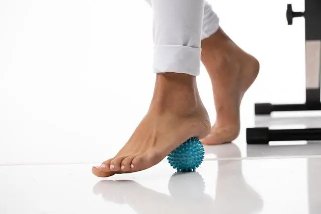 Main image of Reliefit Vibrating Roller Massage Ball