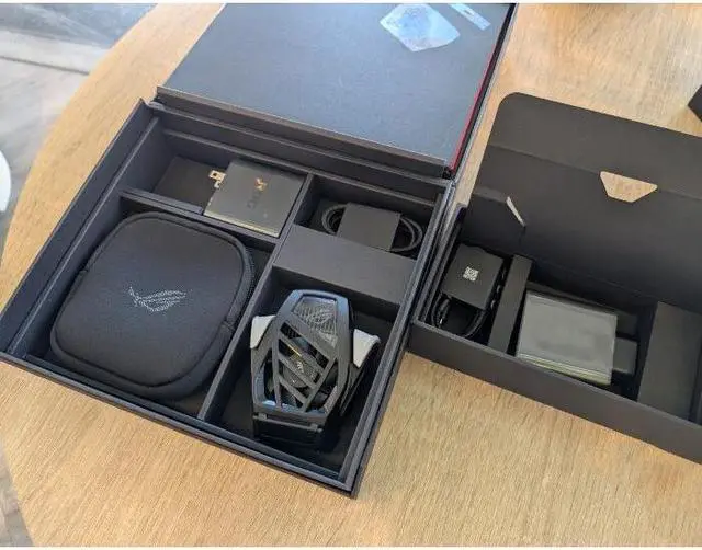 Alt view image 3 of 7 - ASUS ROG Phone 9 Pro Edition 24G/1T 6.78 inches 5G gaming phone 5800mAh 185Hz