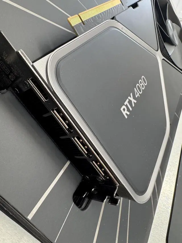 Alt view image 3 of 3 - NVIDIA GeForce RTX 4080 Founders Edition Graphics Card 16GB GDDR6X - Titanium and Black