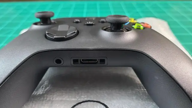 Alt view image 9 of 10 - Xbox M07491-CB Xbox Wireless Core Controller (Carbon Black) - Xbox Series X/Xbox Series S