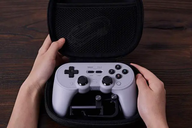 Alt view image 4 of 5 - 8BitDo Classic Controller Travel Case for SN30 Pro+, Pro 2, Switch Pro, PS5, PS4 and Xbox Controllers