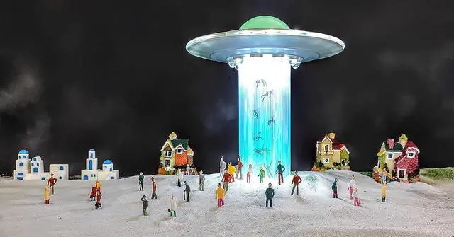 Alt view image 6 of 7 - UFO Model Human Abduction Touch Table Lamp LED Alien Encounter Decoration Area 51 Spacecraft Space Lover Holographic Décor Color Changing Futuristic Night Light Living Room Bedroom Shop (Galaxy III)