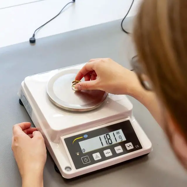 Alt view image 6 of 7 - PCE-BSK 1100 Lab Counting Scale, 0 to 1100 g