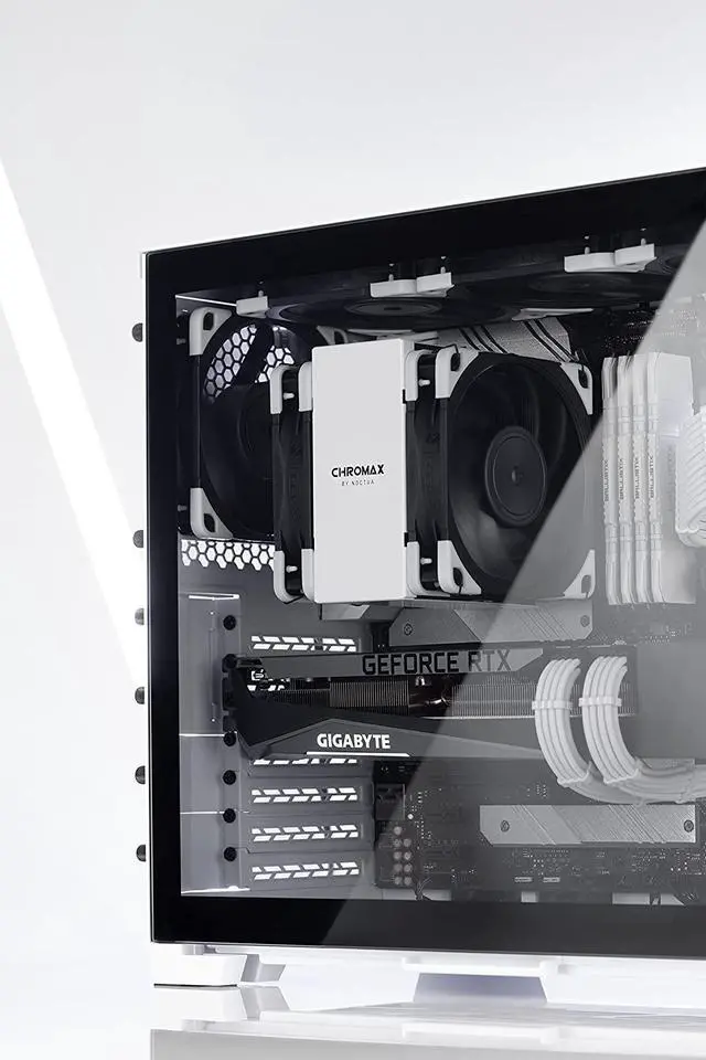 Alt view image 4 of 7 - Noctua NA-HC8 chromax.White, Heatsink Cover for NH-U12A (White)