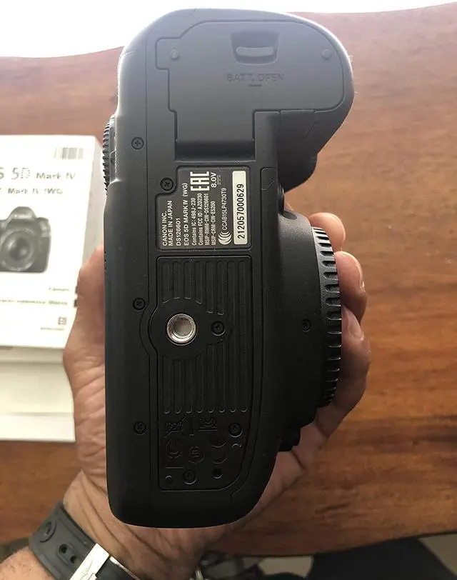 Alt view image 14 of 20 - Canon EOS 5D Mark IV DSLR Body with Canon Log