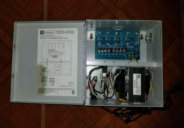 Main image of ALTRONIIX ALTV244175 CCTV Power Supply, 4 Fused Outputs, 24/28VAC @ 7.25A, 115V