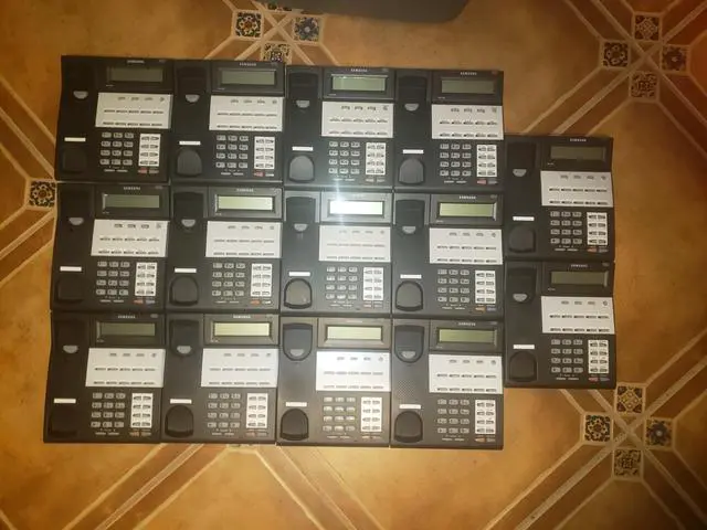 Main image of Samsung iDCS Falcon 18D Black Display Speakerphone Lot Of 14