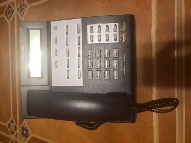 Alt view image 3 of 3 - Samsung iDCS Falcon 18D Black Display Speakerphone Lot Of 14