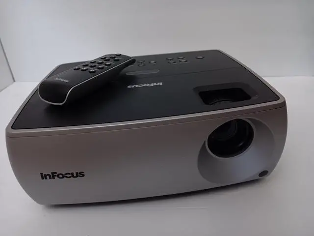 Alt view image 2 of 7 - inFocus IN2102 DLP Projector with Remote and Carrying Case