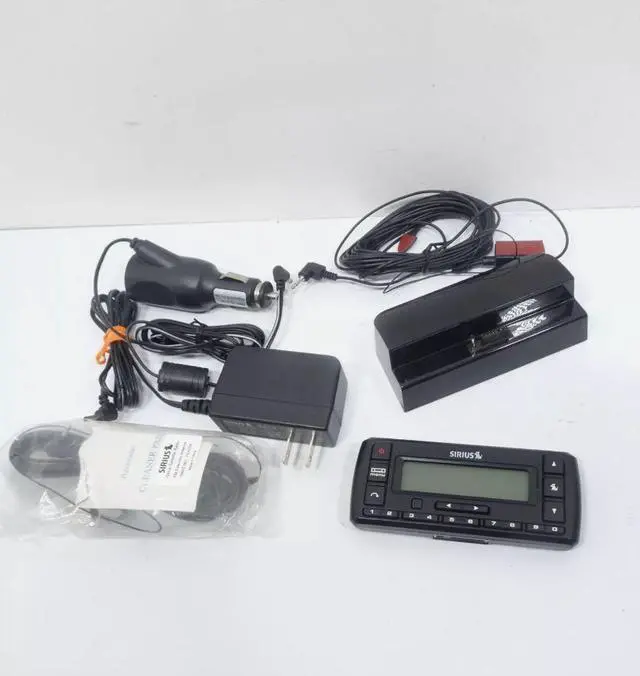 Alt view image 2 of 4 - Sirius Stratus Satellite XM Radio Receiver SV5 SIRIUS Stratus 5