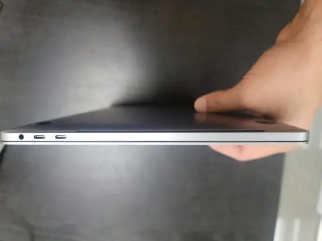 Alt view image 3 of 4 - Apple MacBook Pro A2159 13.3" 8GB 256GB Intel Core i5-8257U X4 1.4GHz, Grade B