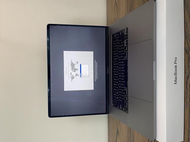 Refurbished: Macbook Pro 15.4-inch (Retina DG, Space Gray, Touch