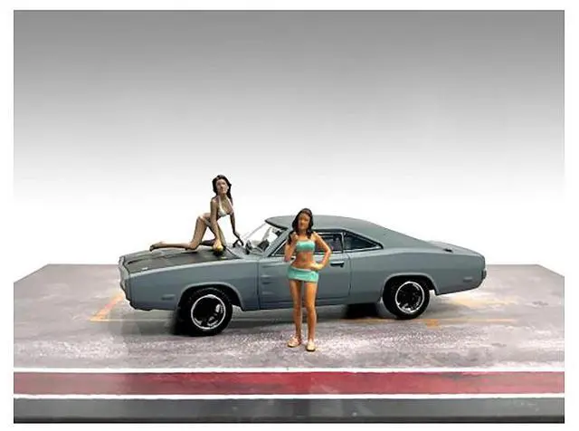 Alt view image 4 of 6 - "Car Wash Girls" Set 1 Dorothy and Barbara 2 Piece Figure for 1/43 Scale Models by American Diorama