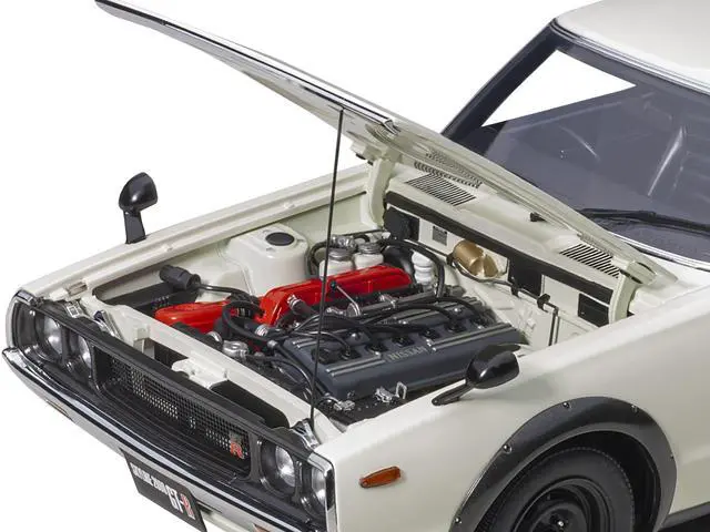 Alt view image 14 of 15 - Nissan Skyline 2000GT-R (KPGC110) RHD (Right Hand Drive) White 1/18 Model Car by Autoart