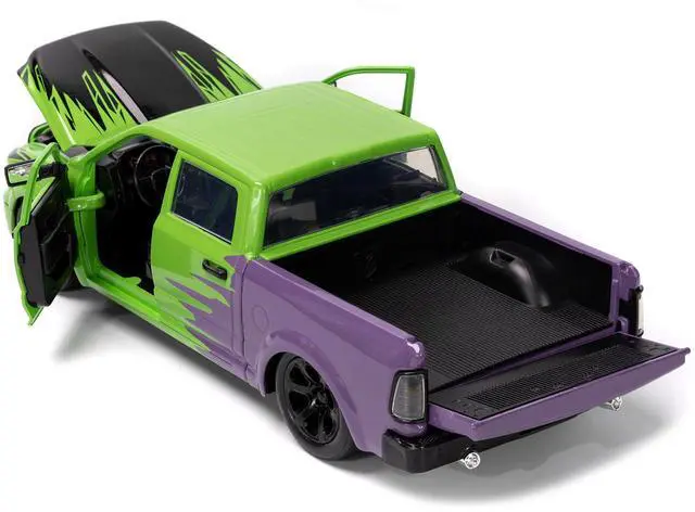 Alt view image 9 of 11 - 2014 RAM 1500 Pickup Truck Green and Purple and Hulk Diecast Figure "Marvel Avengers" 1/24 Diecast Model Car by Jada