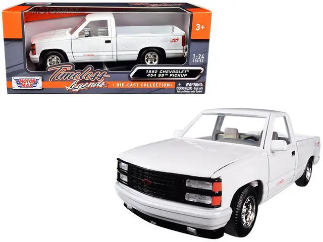 Alt view image 8 of 11 - 1992 Chevrolet 454 SS Pickup Truck White 1/24 Diecast Model Car by Motormax