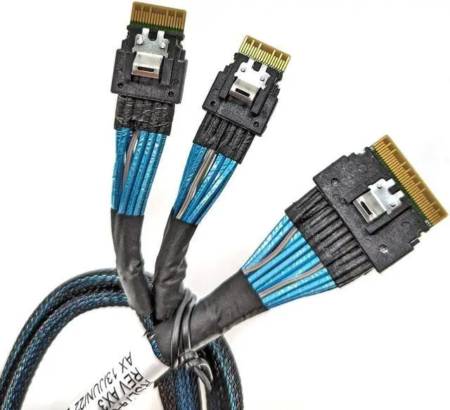 Main image of Areca SFF-8654 8i SlimSAS to x2 SlimSAS SFF-8654 4i - 1 Meter