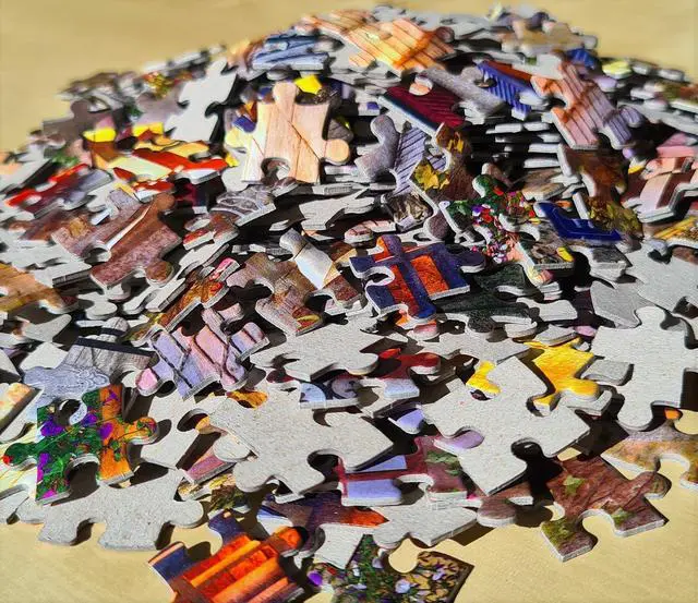 Alt view image 6 of 7 - CASTORLAND 1000 Piece Jigsaw puzzle, The Jewel of the Rockies, Canada, Idyllic Landscape, Mountains and Lake, Adult puzzle, Castorland C-102372-2