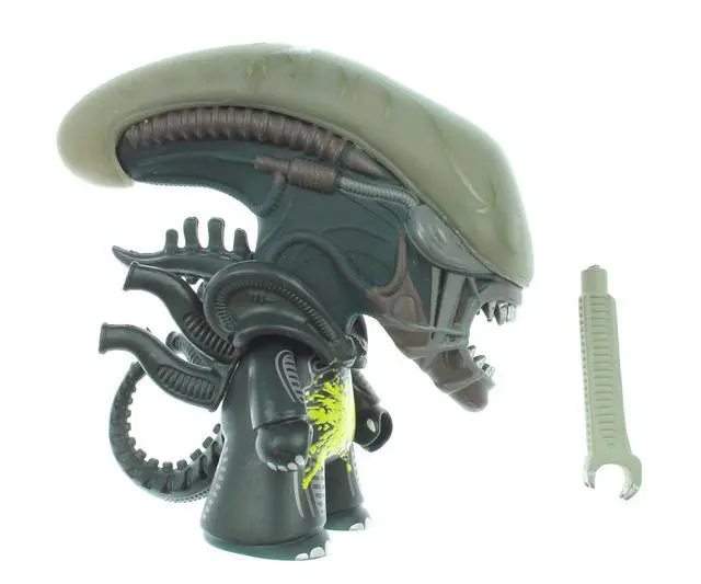 Alt view image 2 of 3 - Alien Titans Ripley and Xenomorph 3-Inch Mini-Figure 2-Pack