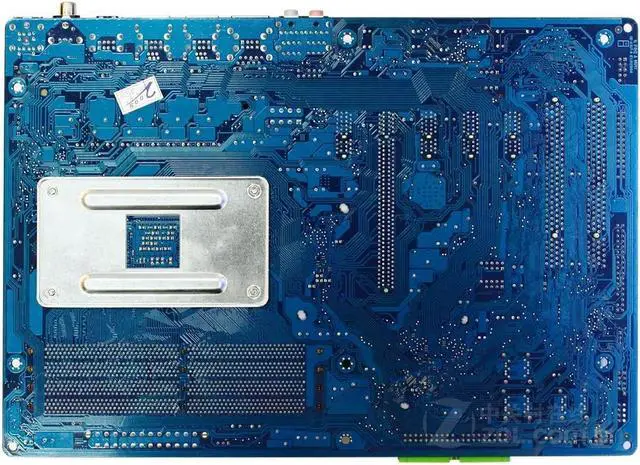 Alt view image 2 of 4 - GIGABYTE GA-770T-UD3(rev.2.0) Socket AM3 AMD 770 DDR3 8GB ATX
