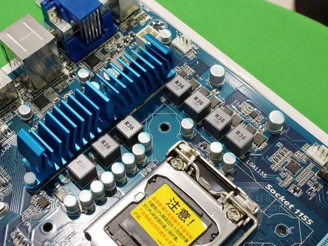 Alt view image 3 of 4 - GIGABYTE GA-Z77-D3H(rev.1.0) LGA 1155 Intel Z77 DDR3 32GB ATX