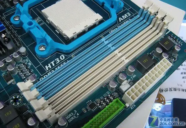 Alt view image 2 of 3 - GIGABYTE GA-MA790XT-UD4P(rev. 1.0) Socket AM3 AMD 790X DDR3 16GB ATX