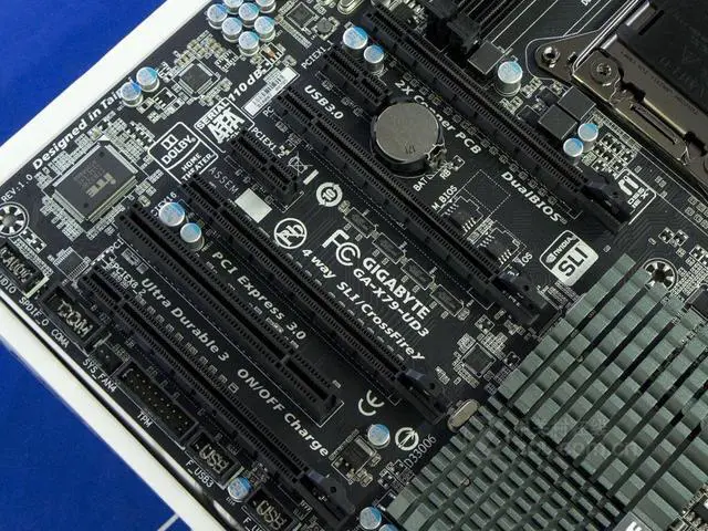 Alt view image 4 of 4 - GIGABYTE GA-X79-UD3 LGA 2011 Intel X79 DDR3 32GB ATX