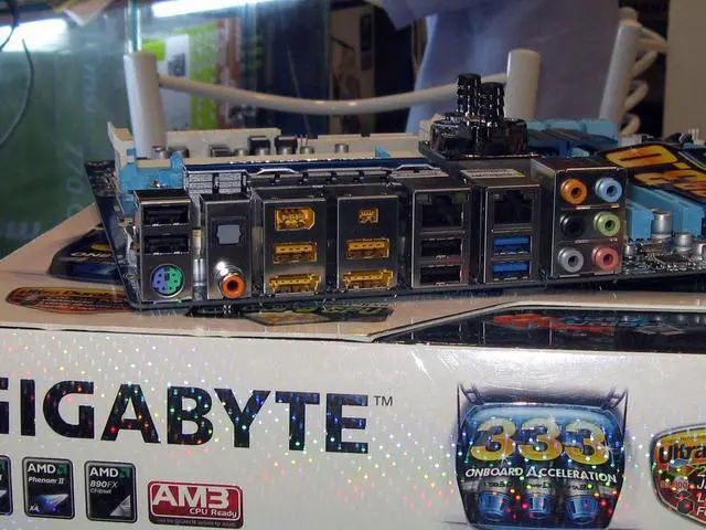 Alt view image 4 of 4 - GIGABYTE GA-890FXA-UD7 Socket AM3 AMD 890FX DDR3 16GB XL-ATX