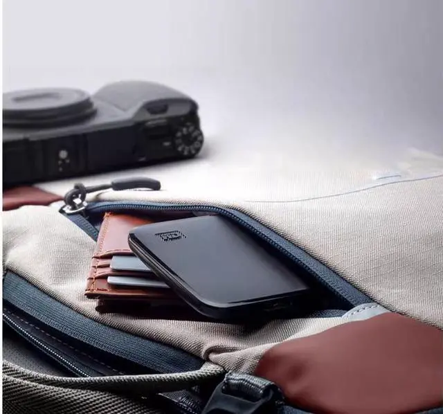 Alt view image 5 of 5 - W-D mobile SSD PSSD 1TB Elements SE WDBAYN0020BBK