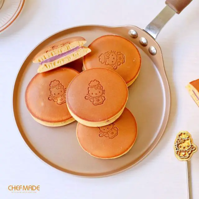 Alt view image 5 of 6 - CHEFMADE Crepe Pan with Bamboo Spreader, 8-Inch Non-Stick Pancake Pan with Insulating Silicone Handle for Gas, Induction, Electric Cooker (Champagne Gold)